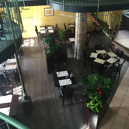 Beim Heines Hotel 3*