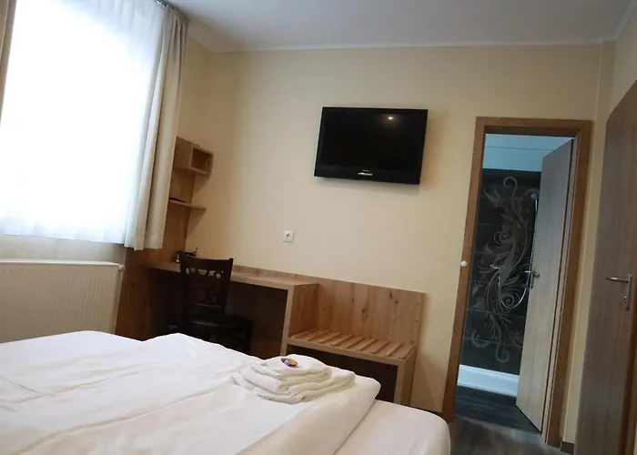 Beim Heines Hotel 3*