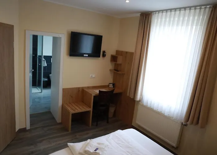 Beim Heines Hotel 3*