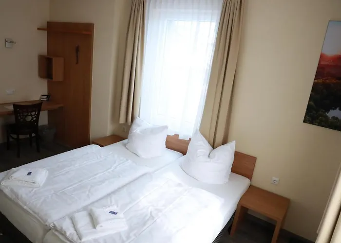 Beim Heines Hotel 3*